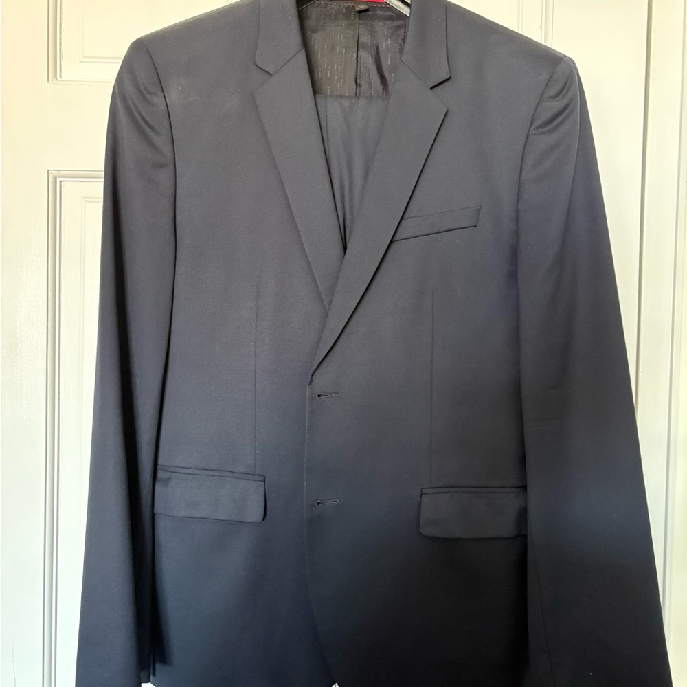Hugo Red Label Super Navy blue suit size 42S